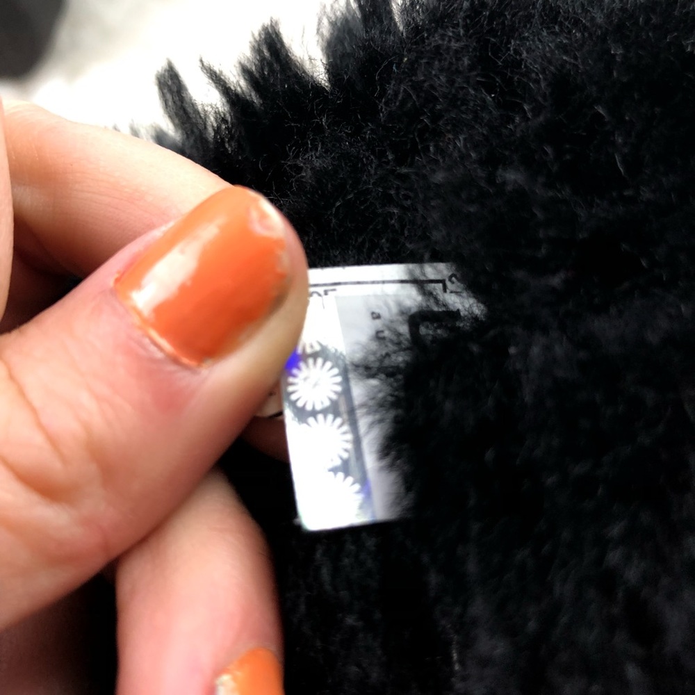 Ugg black Bailey button triplet 8 - Picture 7 of 8